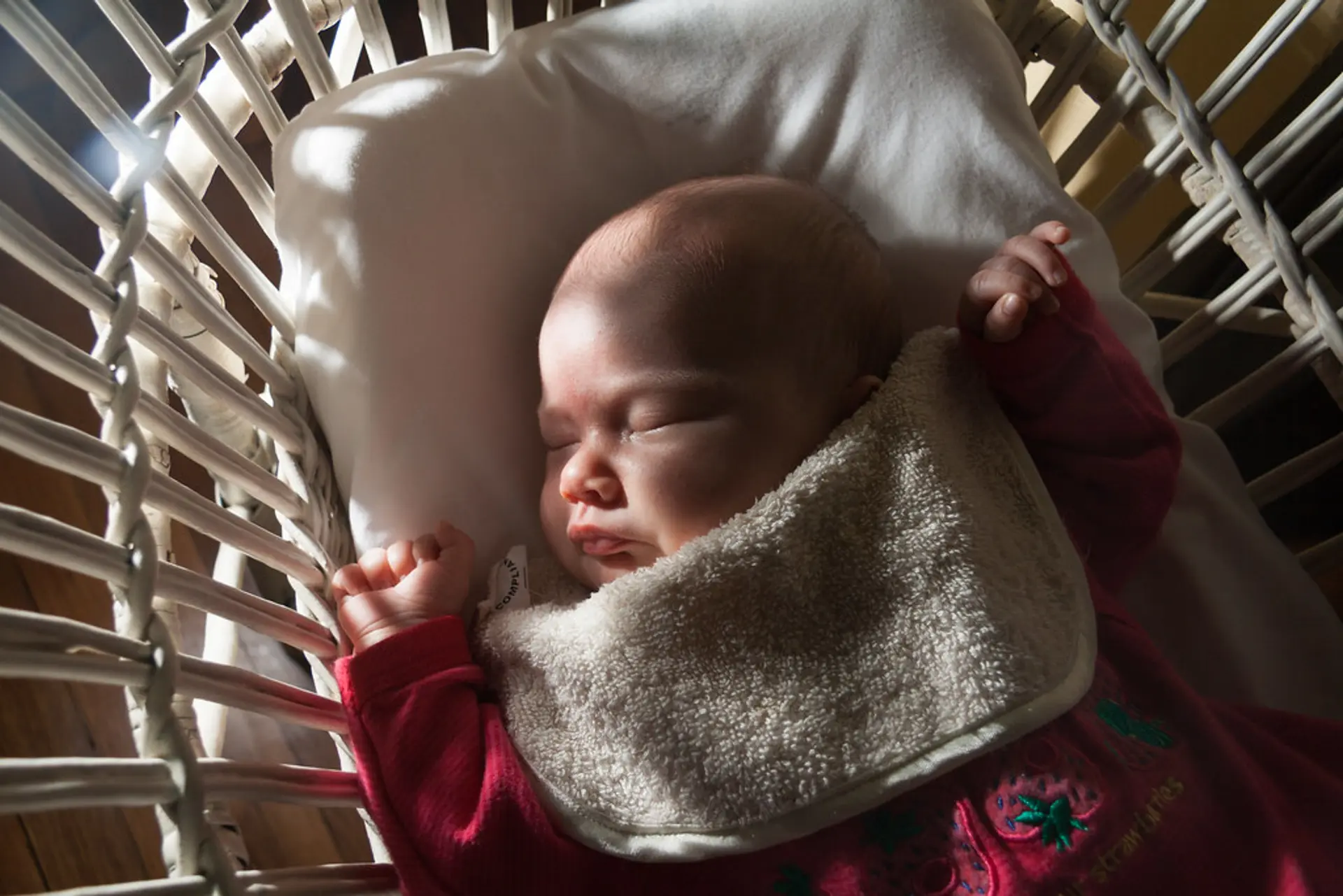 How to Elevate Bassinet